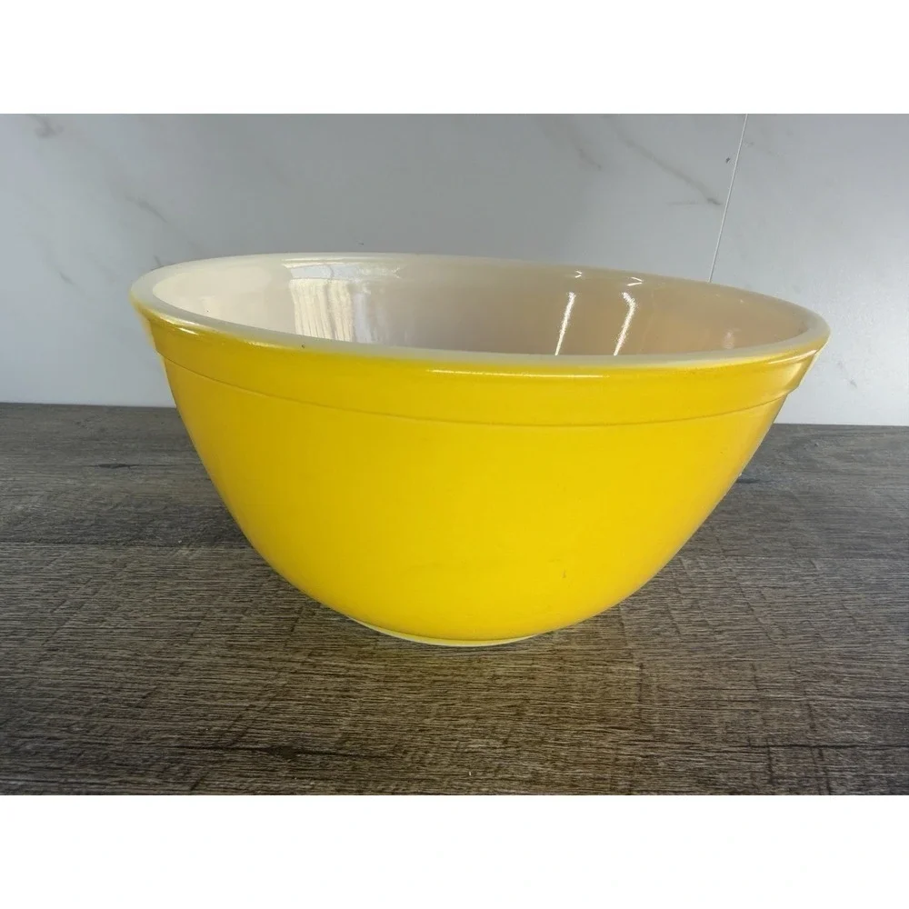 Vintage Pyrex Marigold Nesting Mixing Bowl 1.5 quart #402